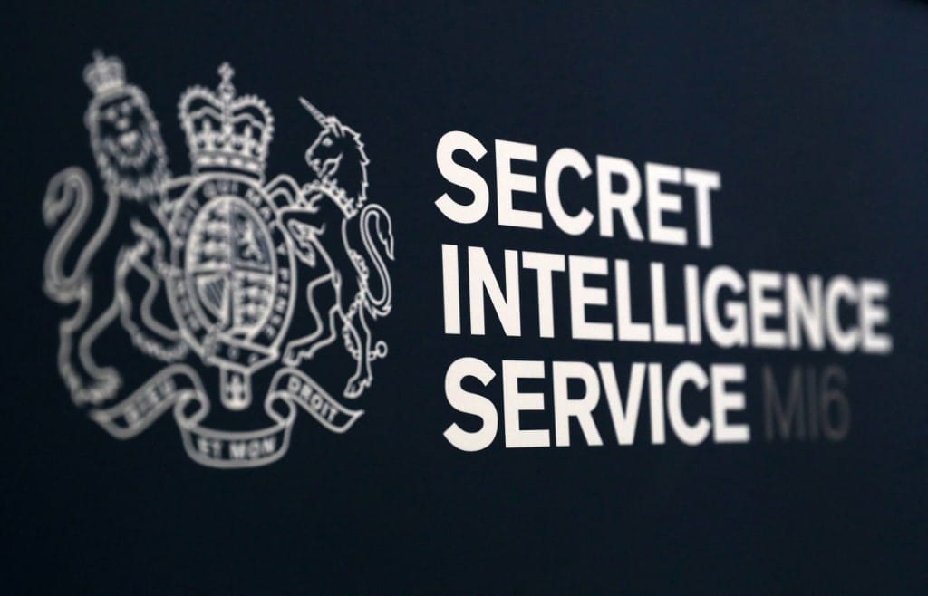 Így lesz Q-ból C: először vezeti majd nő a brit külső hírszerzést
