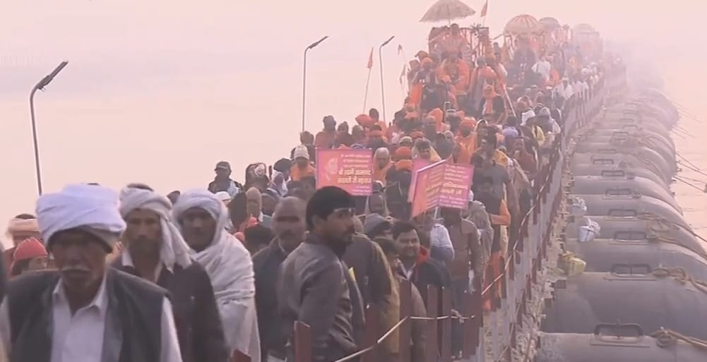 Több tízmillió hindu mártózott meg a szent folyók vizében Indiában