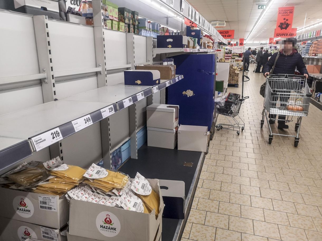 Hatalmasat nőtt márciusban a szupermarketek és patikák forgalma