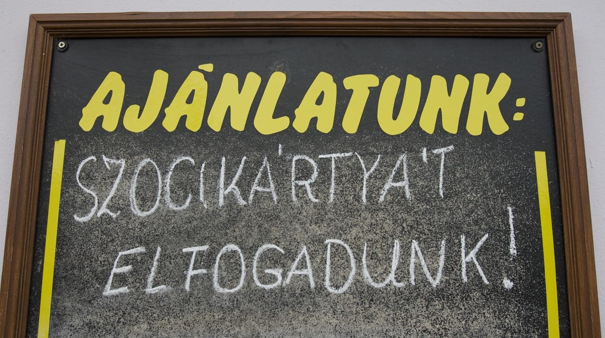 Orbánék beengedték a főáramba Monok szellemét