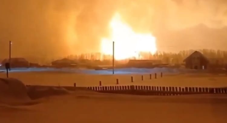 Kigyulladt egy gázvezeték az oroszországi permi területen – videó