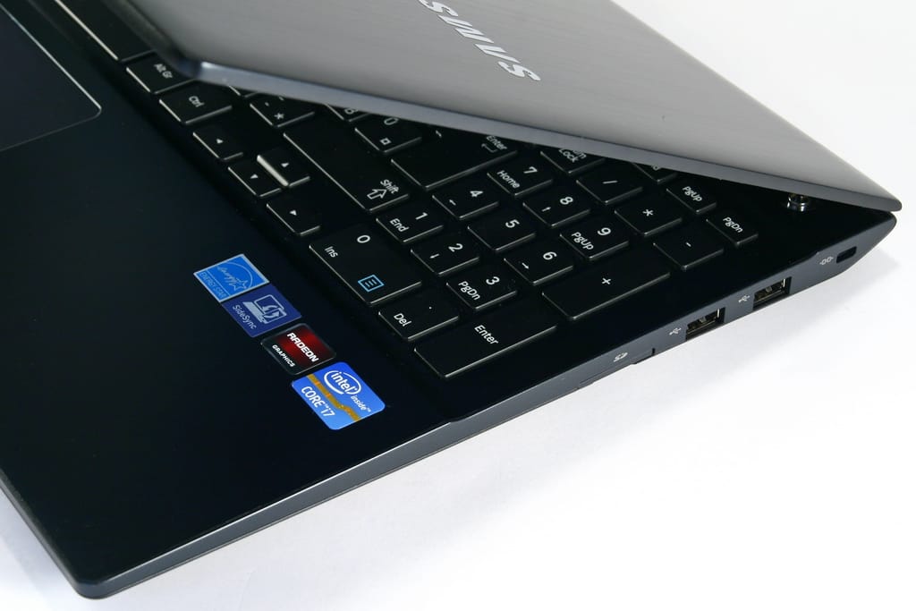 A szemrevaló ultrabook - Samsung ATIV Book 8 teszt