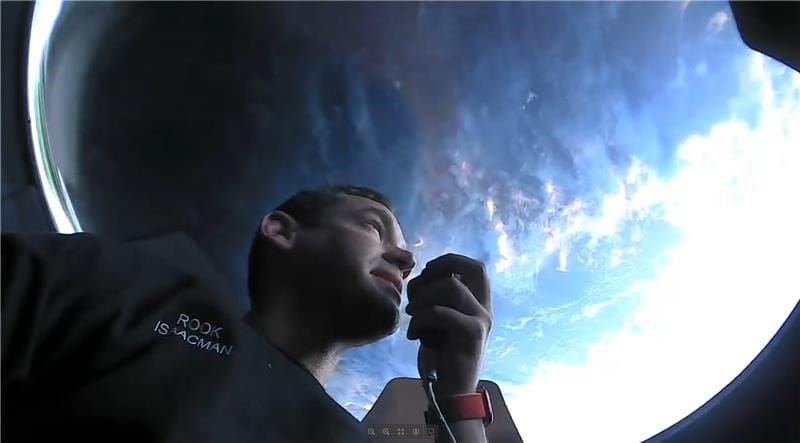 Megérkeztek az első fotók a SpaceX űrturistáitól