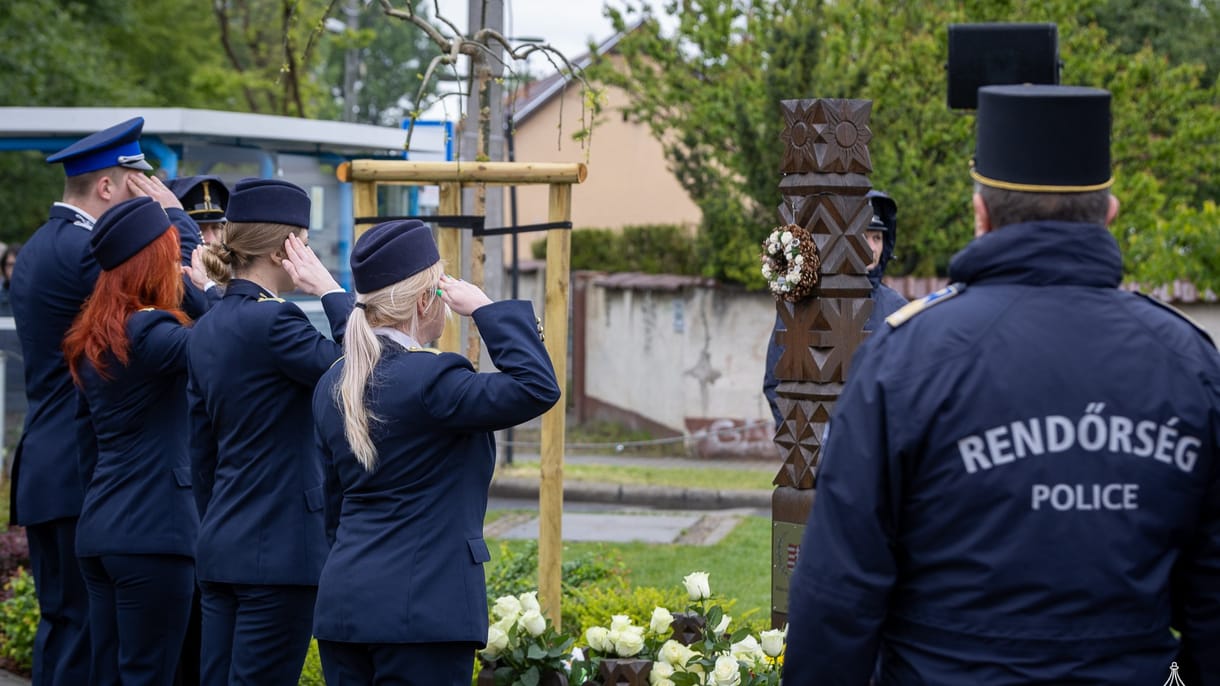 Közterületet neveztek el egy 21 évesen elhunyt rendőrről Budapesten