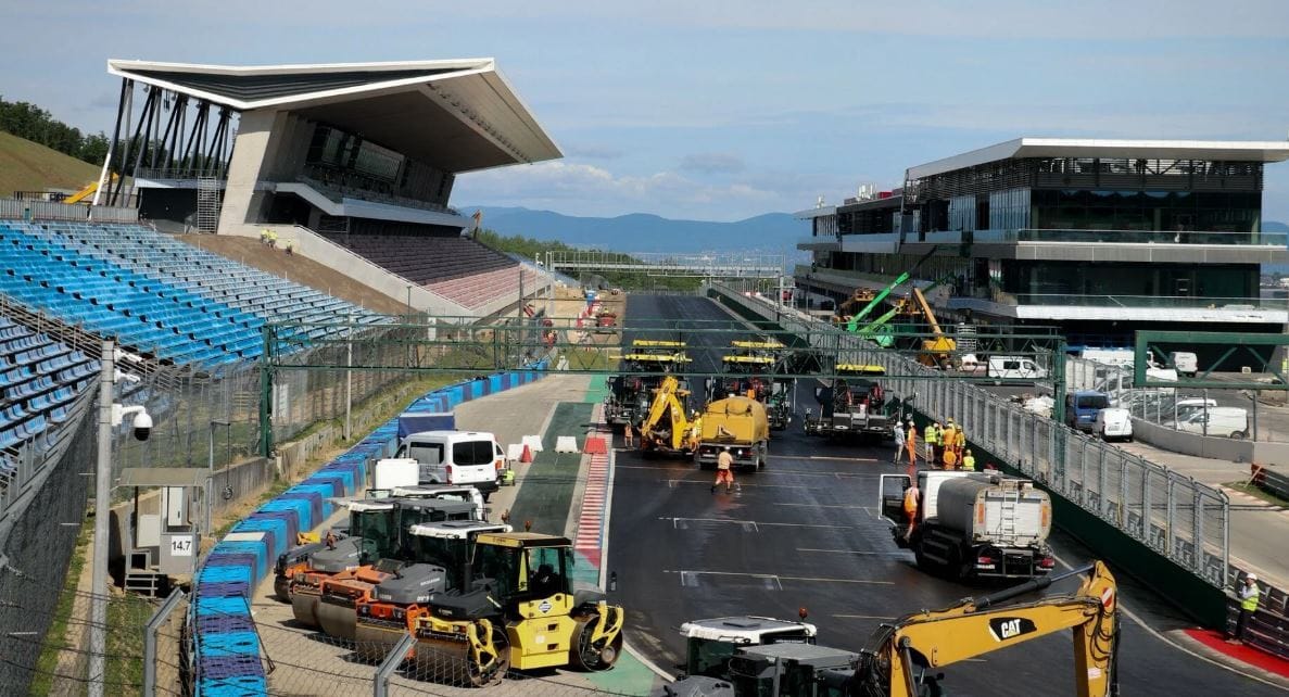 Új, tükörsima aszfaltot kapott a Hungaroring célegyenese