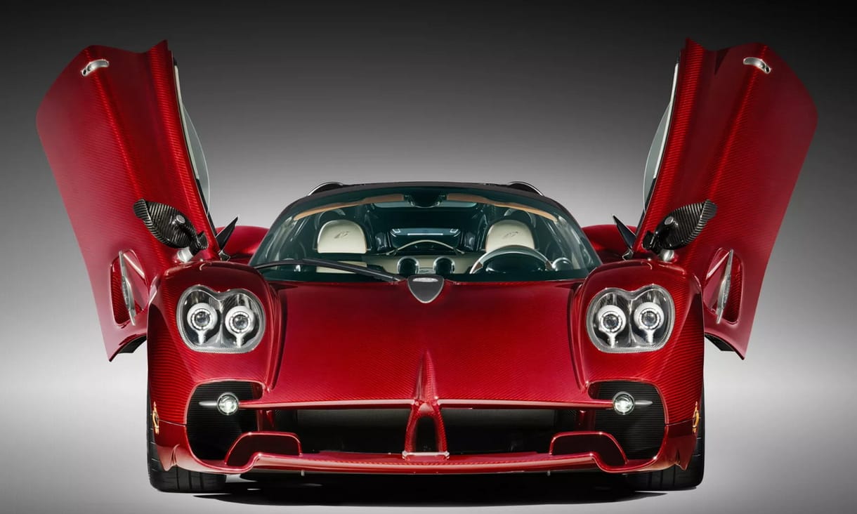 Biturbó V12, 7 fokozatú kéziváltó és nyitható tető – itt a legújabb Pagani