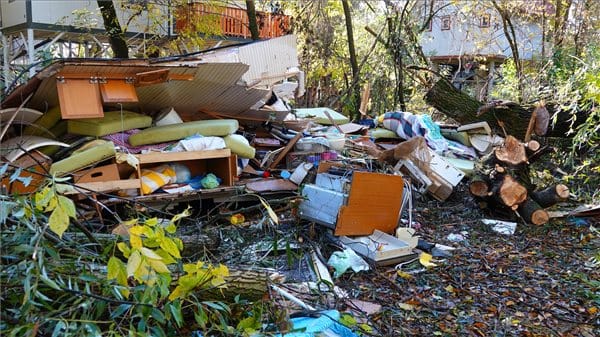 Rekordokat döntött a pénteki vihar, Szentesen még tornádó is pusztított