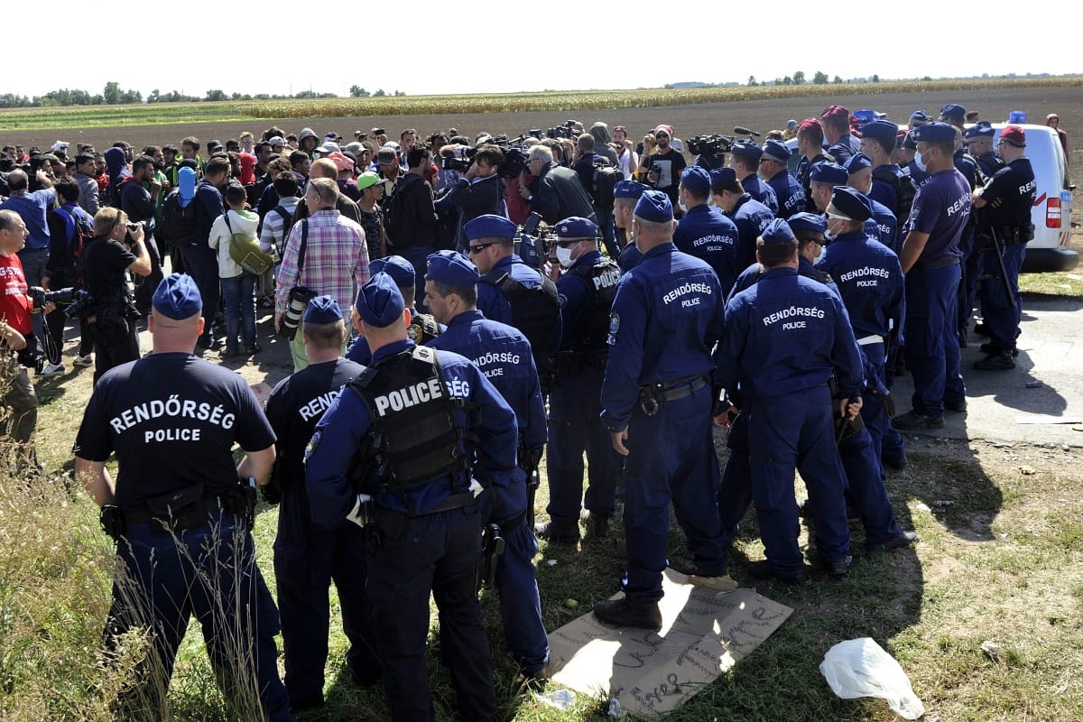 Rendőrség: Nem alkalmaztunk kényszerítő eszközt a röszkei kitöréseknél
