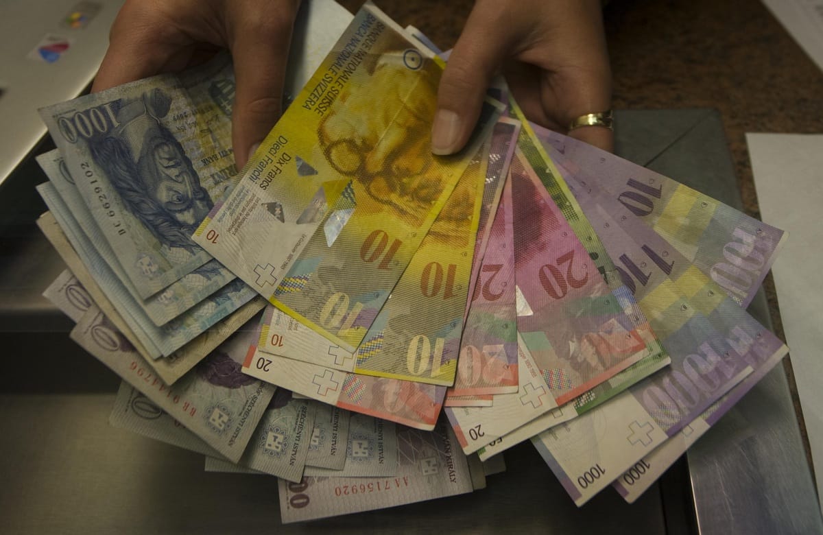 Beszakadt a forint