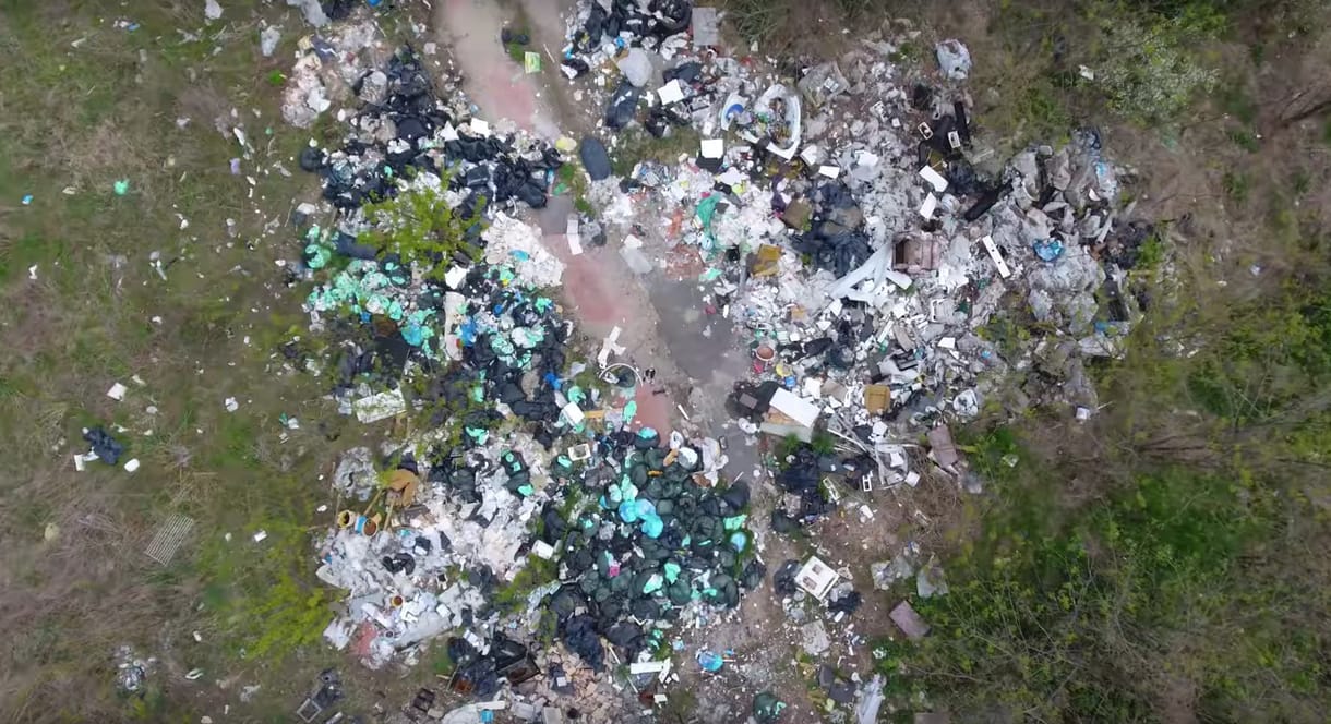 530 tonna illegálisan lerakott szemetet gyűjtött össze a Magyar Közút