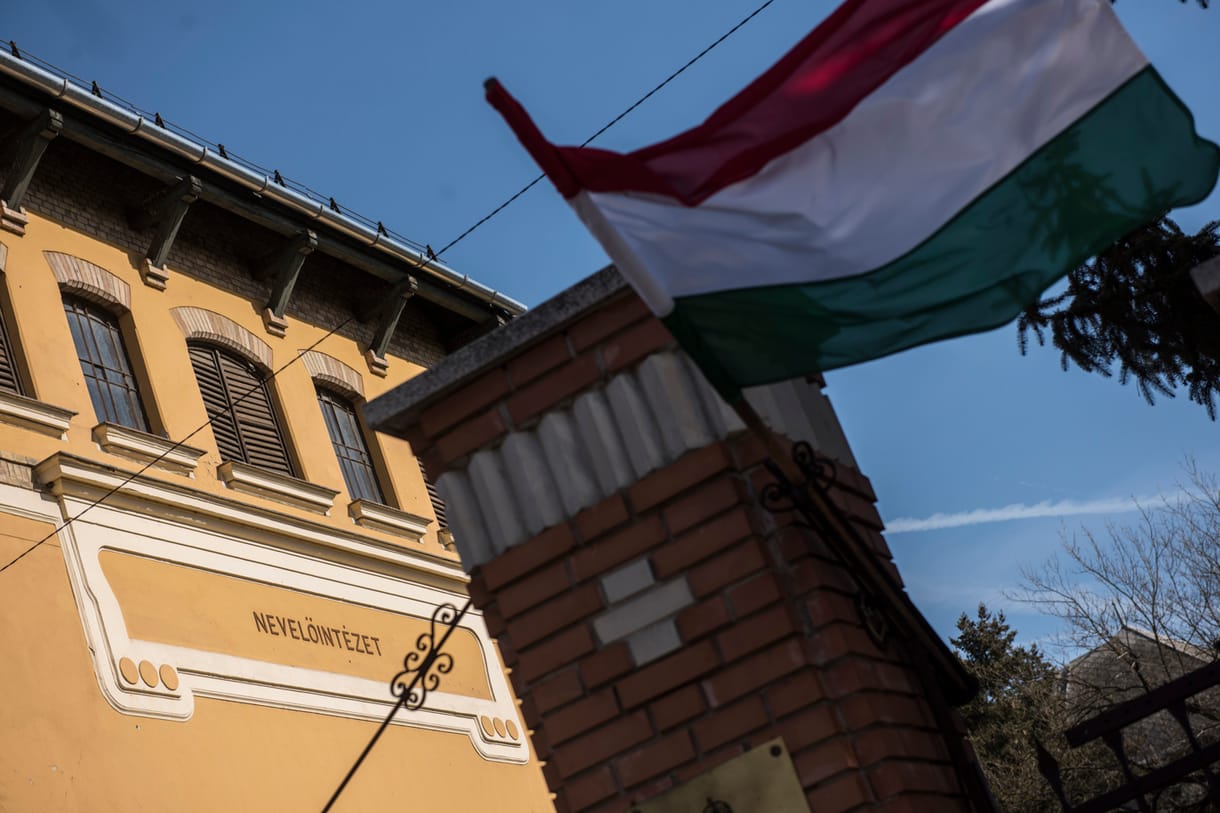 Szexuális erőszak és bántalmazás, mint a megalázás eszköze – ítéletet hirdettek az aszódi javítóintézetben társukat terrorizáló fiatalok ügyében