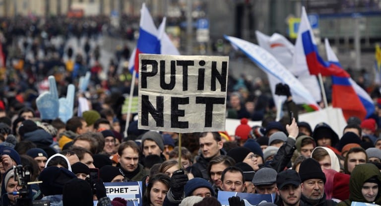 Putyin nem veheti el az internetet - így demonstrált több ezer orosz az online szabadság védelmében