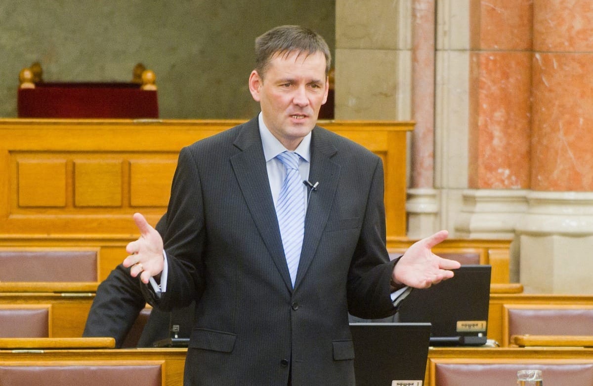 Jobbik: az Orbán-kormány alkotmánysértést követett el