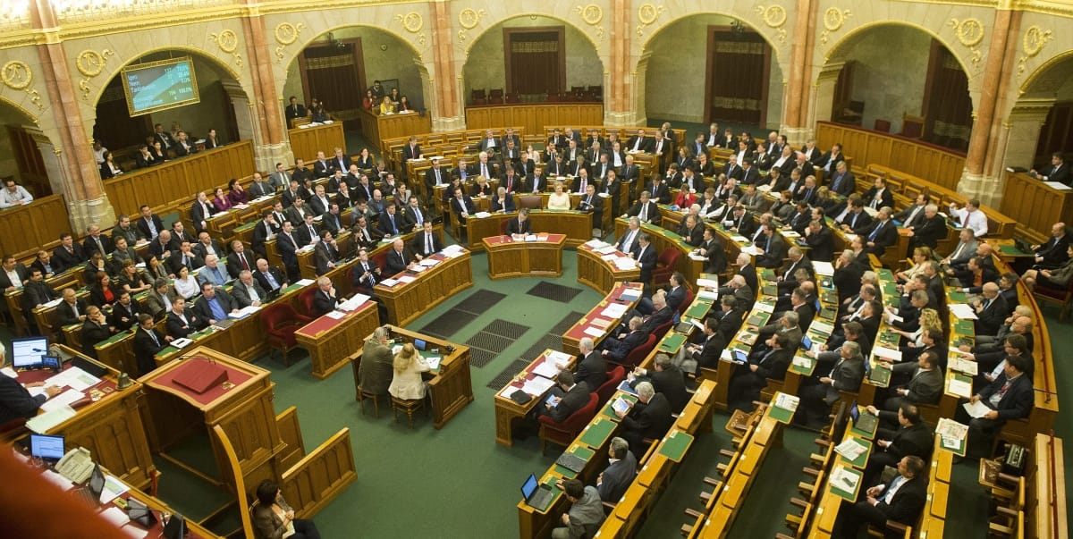 Lepukkant és eldugott helyekre is futja a képviselők irodabérlésére szánt milliókból