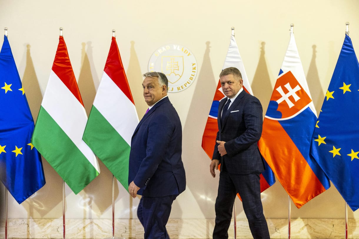 Orbán a gázcsap tekergetésével építi az oroszbarát blokkot a térségben – most Ficónak kedveskedett