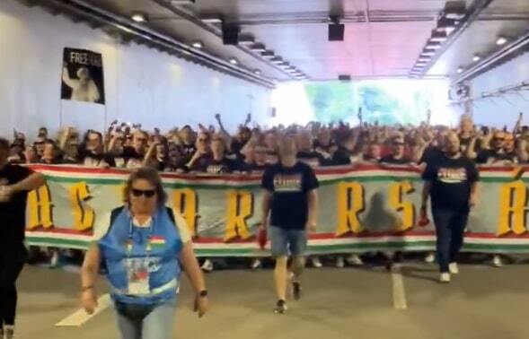 Mit keres egy „Free Gigi!” transzparens a magyar szurkolóknál, és mi köze ennek a szélsőjobbhoz?