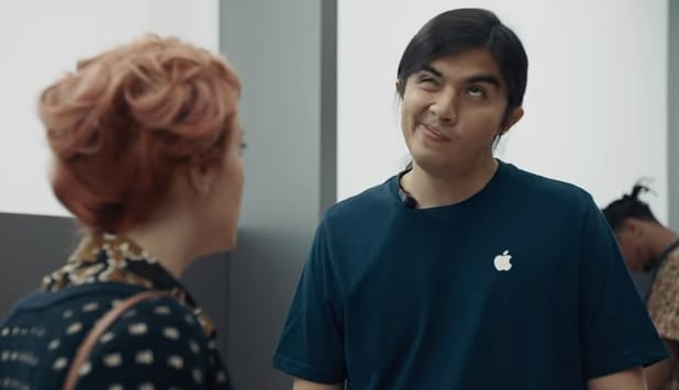 Sosem lesz vége? A Samsung most az iPhone X-et alázza egy hirdetésben