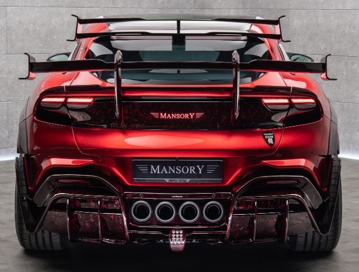 Csak három készül ebből a 755 lóerős Ferrari-különlegességből