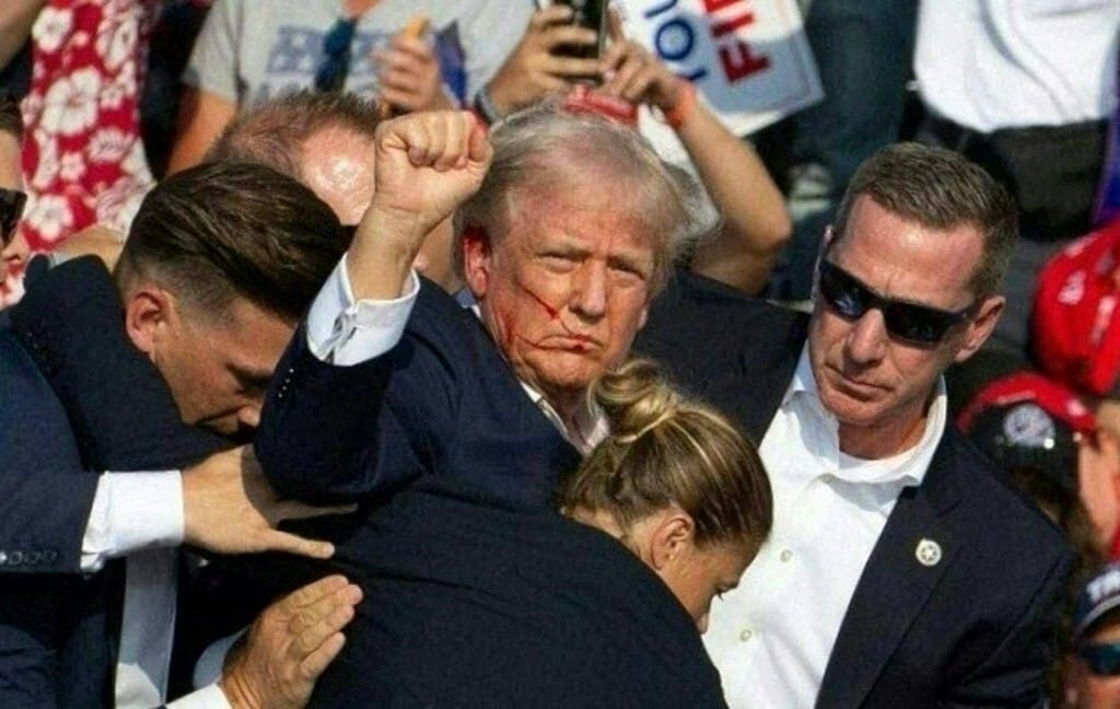 Elképesztő gyorsasággal törte fel Trump merénylőjének telefonját az FBI
