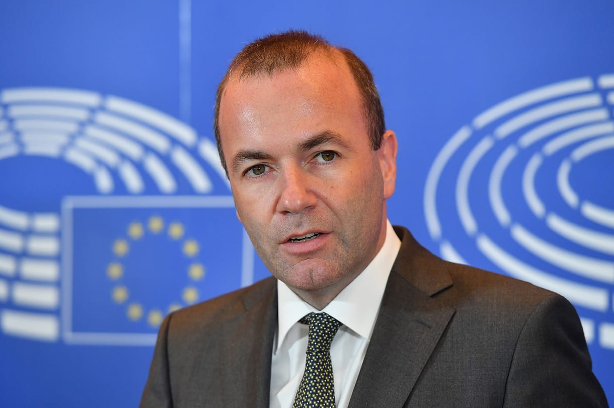 Weber: Ha Orbán támogatása kell az elnökséghez, inkább lemondok róla