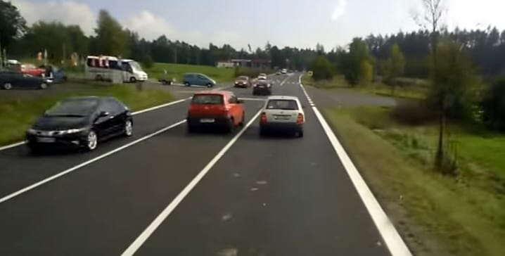 Az istenek nagyon vigyáztak ezekre az autósokra – videó 