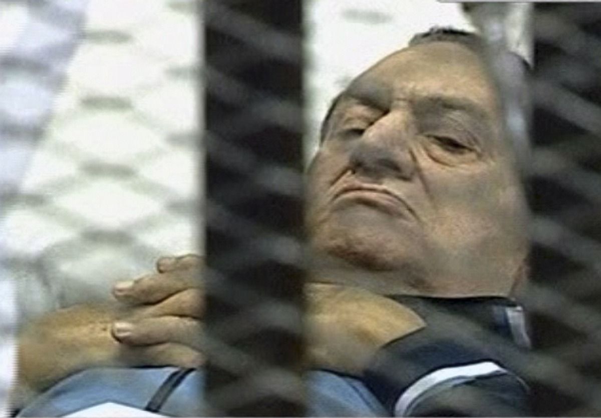 Zárt tárgyalás: elnapolták Mubarak perét