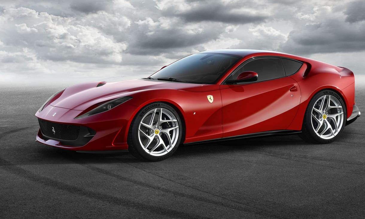 Már Budapesten üvölt a legújabb 800 lóerős Ferrari