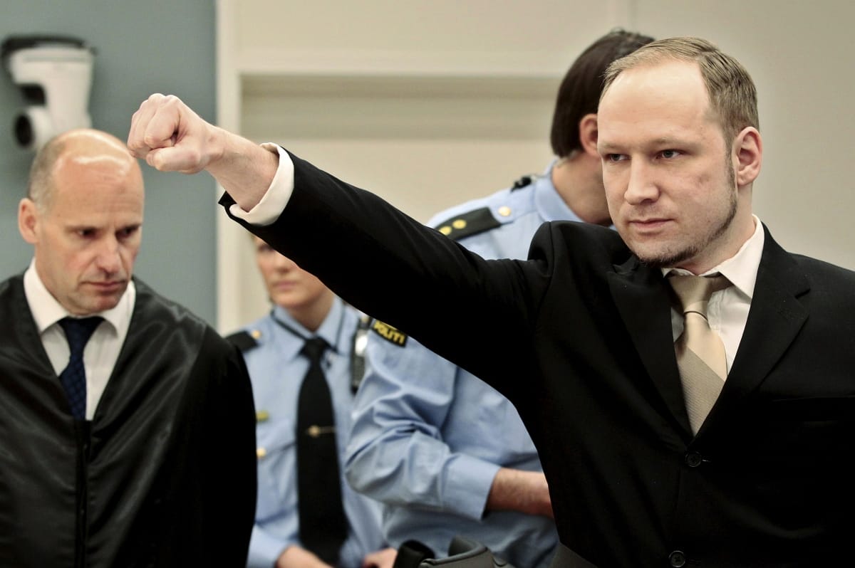 Kiadta volna a legnagyobb brit könyvesbolt a norvég tömeggyilkos, Anders Breivik kiáltványát, a rendőrség lépett közbe