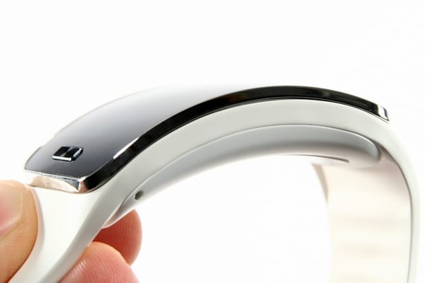 A Samsung okosóra, amelyben egy telefont is elrejtettek – teszt
