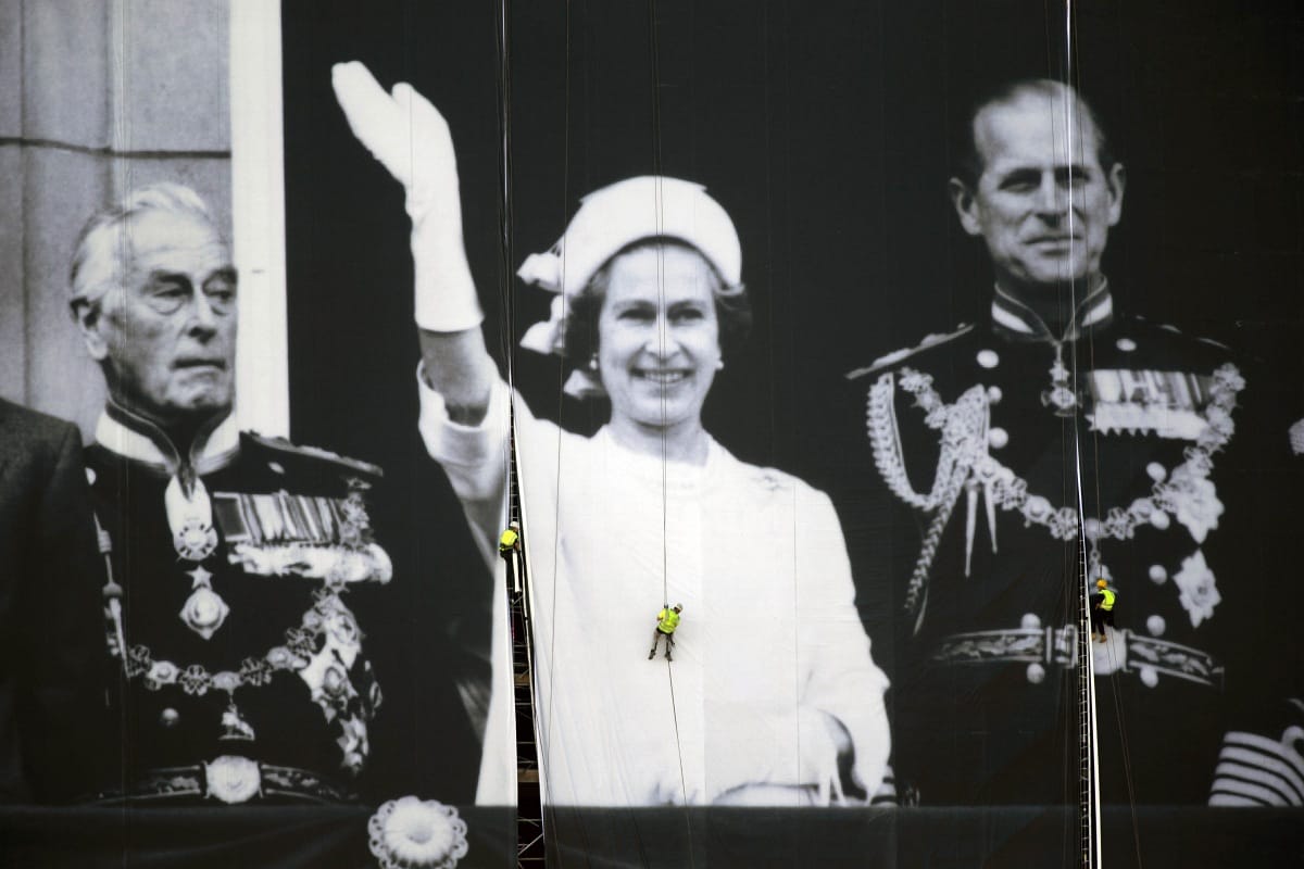Megint ünnepelnek a brit királyi családban, most Fülöp herceget