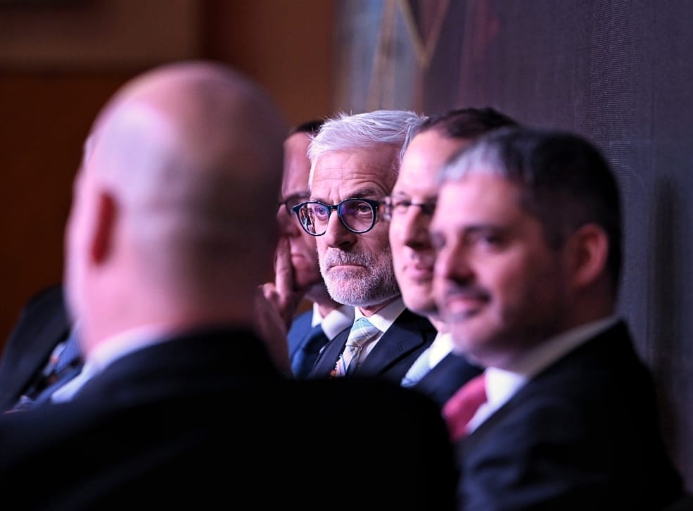 Nem volna okos mindenkinek 5 százalékos lakáshitelt adni, az tovább növelné az árakat – bankvezérek értékelték a gazdaság helyzetét