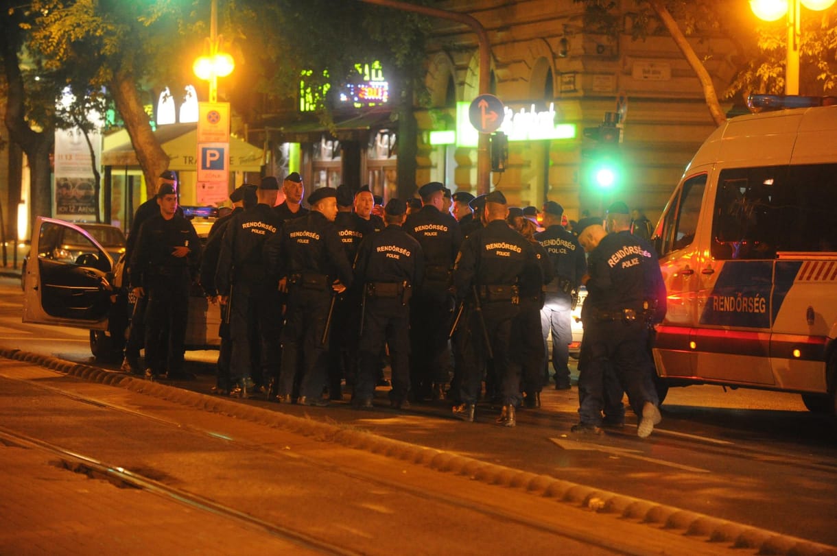 Megerősítette a rendőrség, hogy rendőrök sérültek meg a robbanásban
