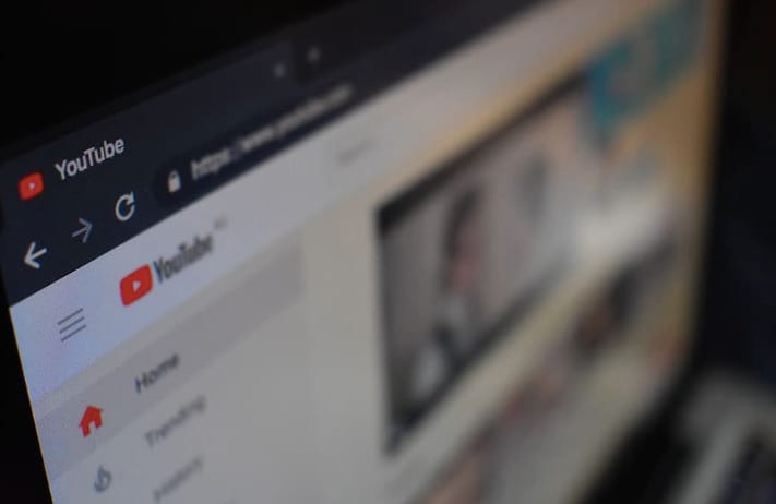 Váratlan új funkció jön a YouTube-ra: mobilon és böngészőben is lehet majd nyomogatni benne a játékokat
