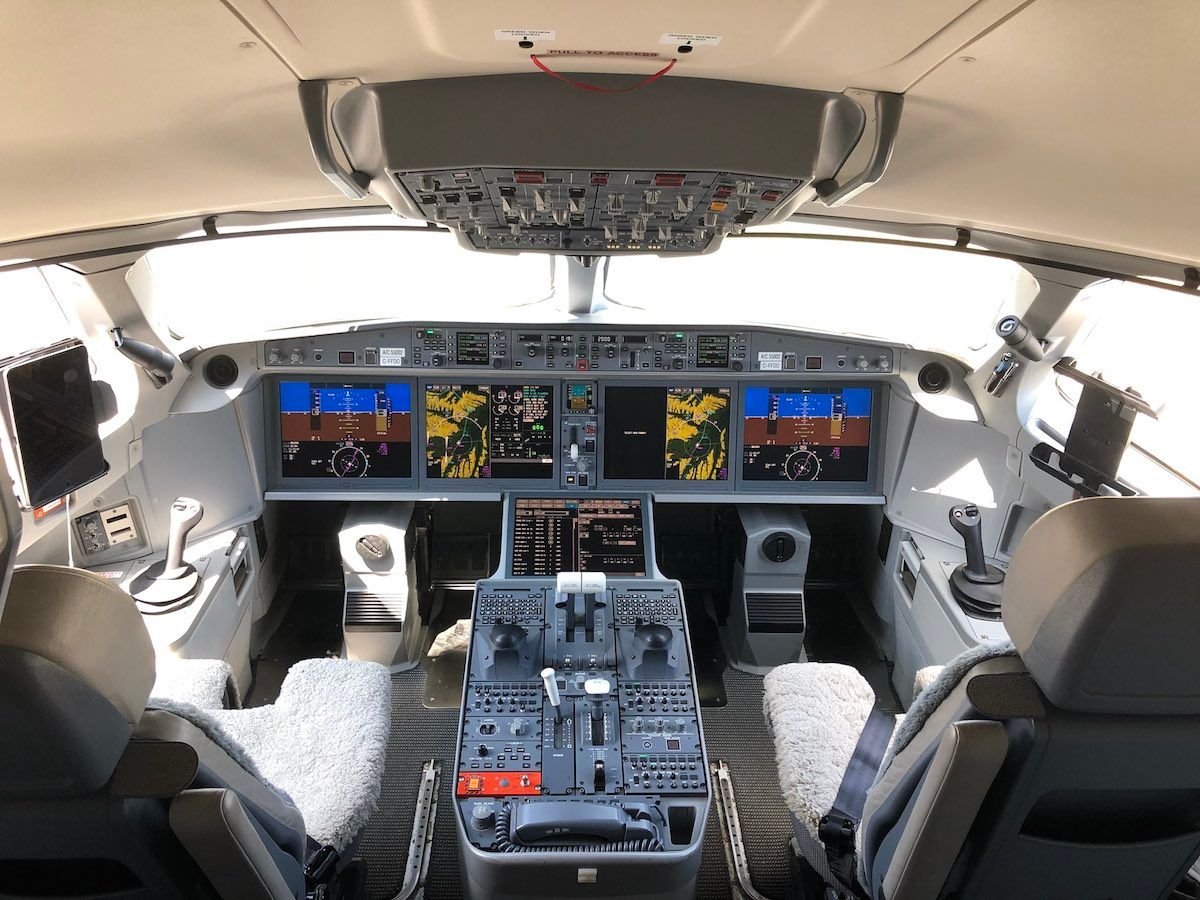Sürgős figyelmeztetés: véletlenül bekapcsolható az Airbus A220-as repülőgépek robotpilótája