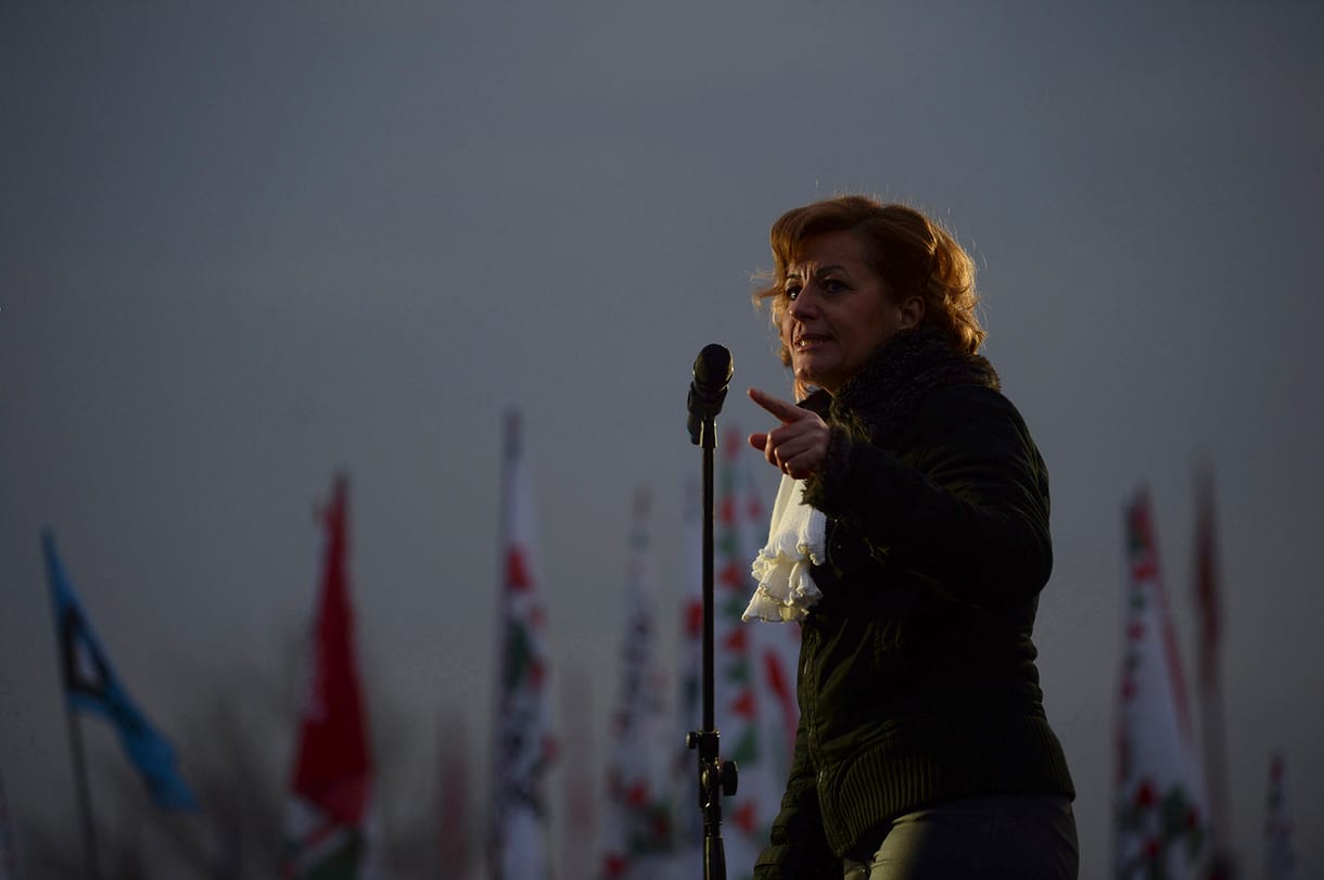 Mi haszna van annak, hogy egy hiú politikus diplomásnak hazudja magát?