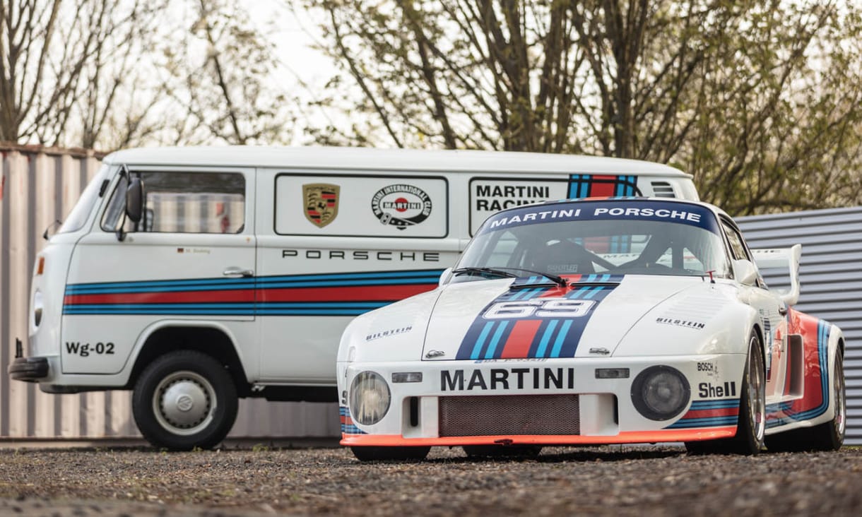 Párosan szép az élet: menő martinis Porsche mellé egy remek VW kisbusz