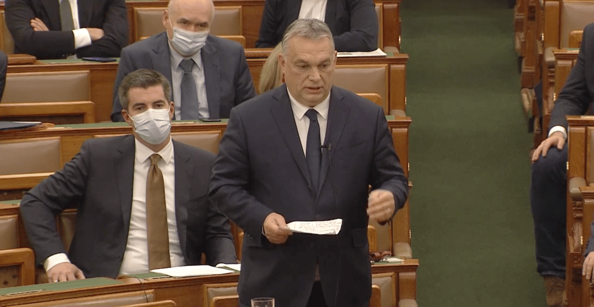 Az egyedülállók örökbefogadását megnehezítő törvényt is elfogadta a Parlament