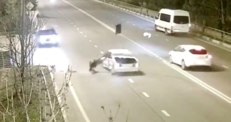 Ha ezt a videót megnézi, többé nem autózik bekötött biztonsági öv nélkül