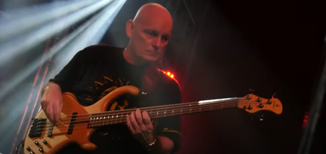 Elhunyt a legendás magyar basszusgitáros, Szappanos György