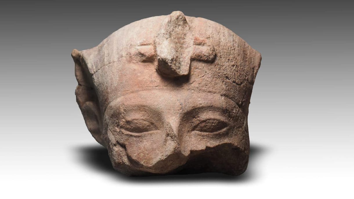 Különleges fáraószobrokat találtak régészek egy egyiptomi naptemplomnál