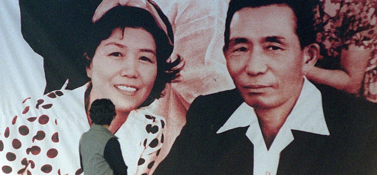 A világot legyűrheti, de otthon megfojthatják a dél-koreai elnököt
