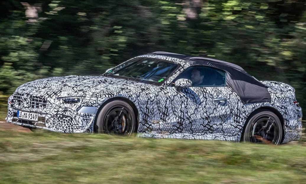 Kémfotókon az akár 800 lóerőre is képes új Mercedes SL