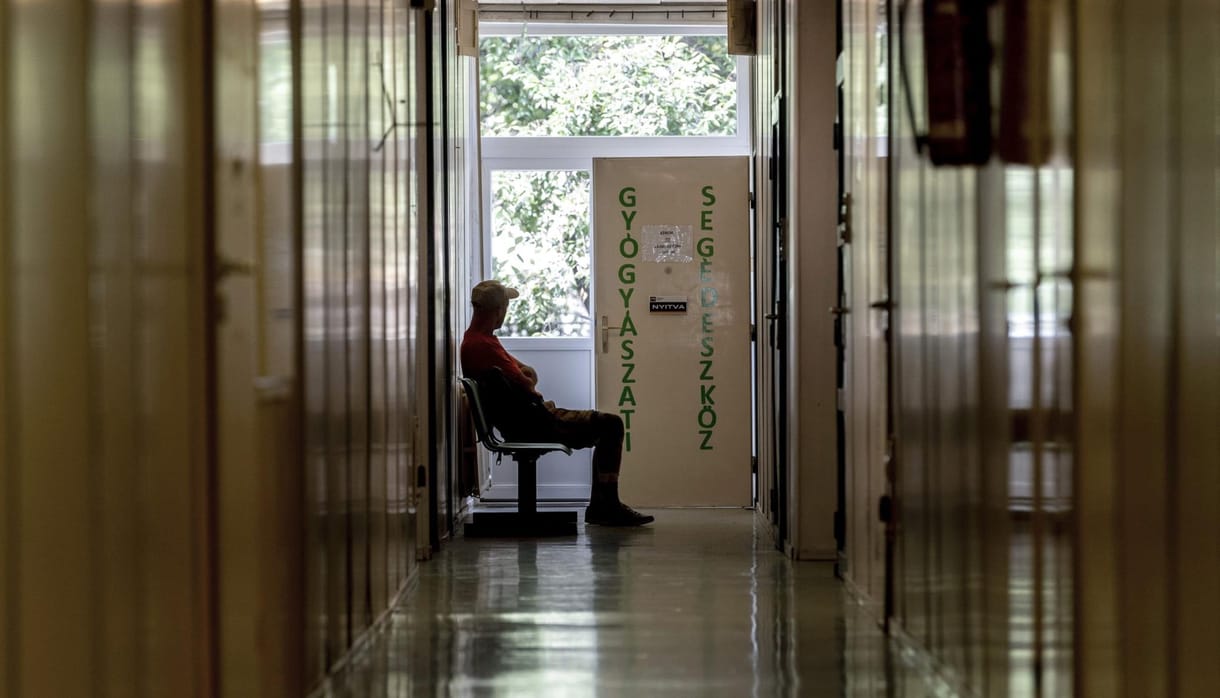 Megmagyarázta a kormány, miért jó az új tb-szabály
