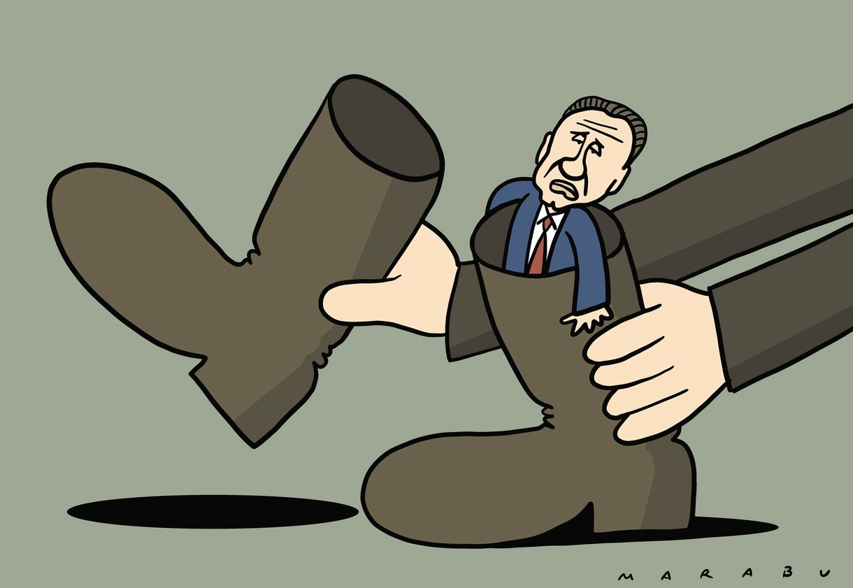 Szájhősködés és behódolás: Orbán levonhatja a tanulságot Kádár 56-os lavírozásából