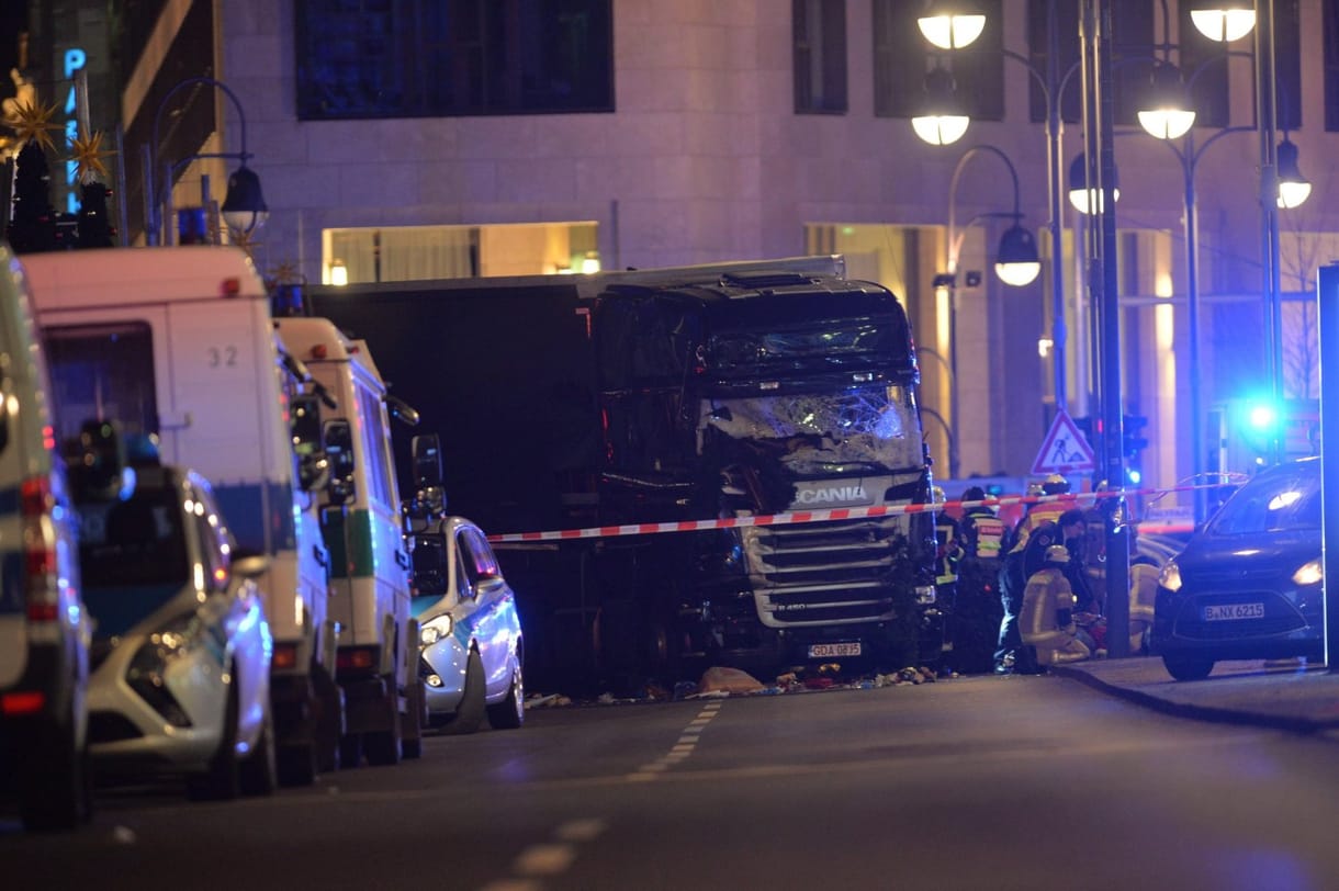 Terrortámadás, 9 halott: a Facebook ismét bekapcsolta a legszomorúbb funkcióját