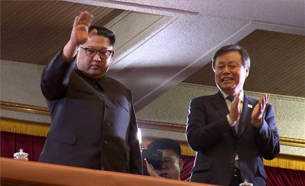 Kim Dzson Un olyat látott élőben, amilyet észak-koreai diktátor még soha