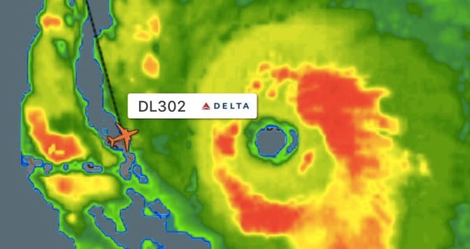 Épp letette a repülőt a pilóta a hurrikán előtt – és akkor elkezdtek beszállni a visszafele utasok