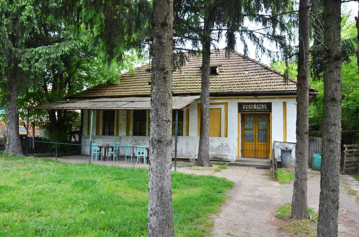 Kezd túl édes lenni Illés bácsi cukrászdájának története
