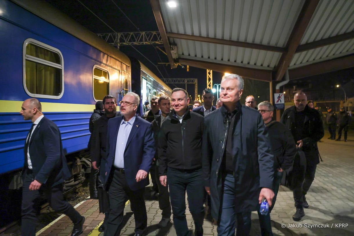 Kijevbe tart a lengyel, a litván, a lett és az észt államfő