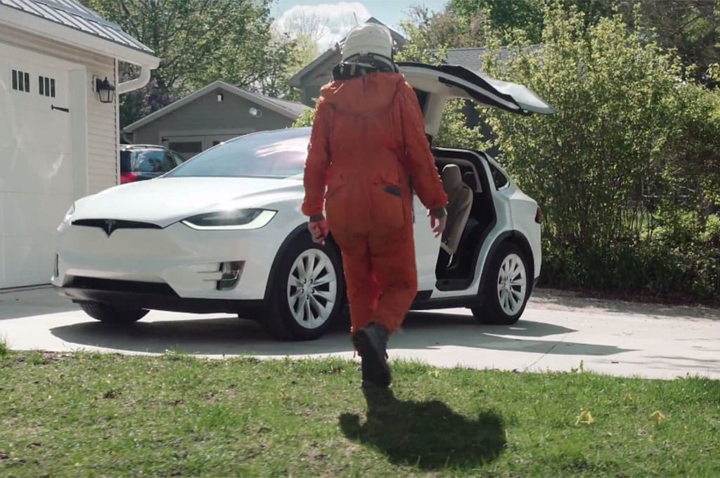 Az év eddigi legjobb Tesla-reklámját rakták össze rajongók – videó
